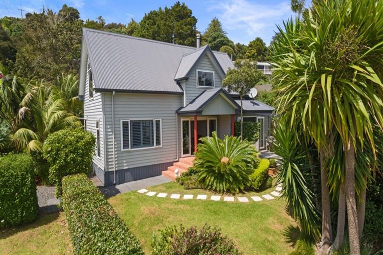 Photo of property in 11 Chapel Street, Russell, 0202
