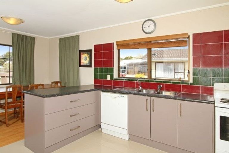 Photo of property in 463 Don Buck Road, Massey, Auckland, 0614