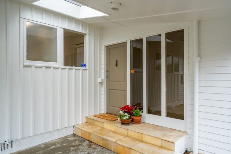 Photo of property in 5 Chudleigh Grove, Churton Park, Wellington, 6037