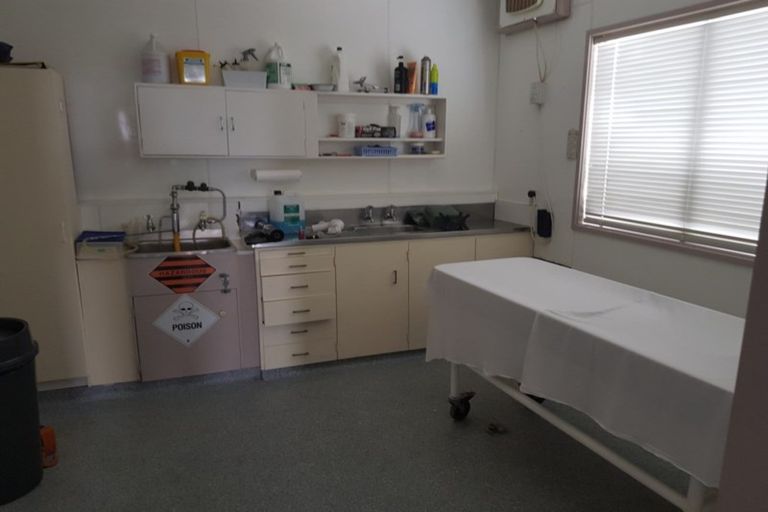 Photo of property in 373 Broadway, Stratford, 4332