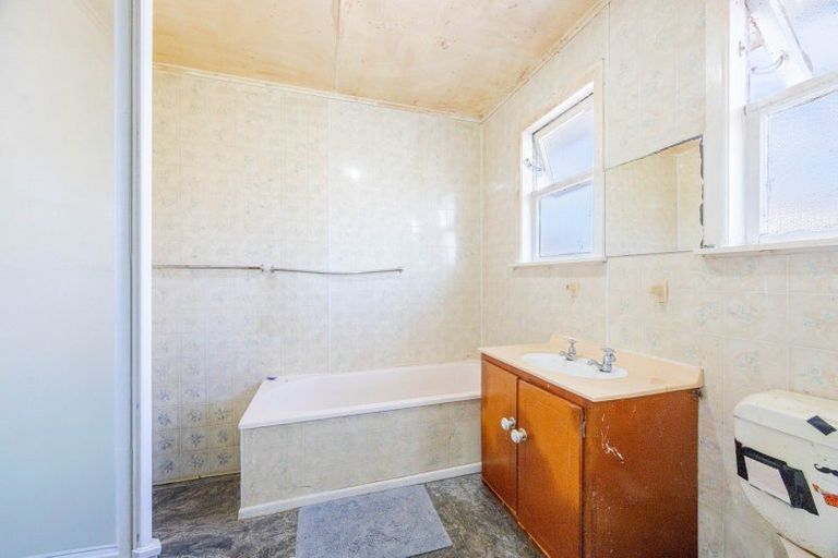 Photo of property in 11 Kelvin Road, Maraenui, Napier, 4110