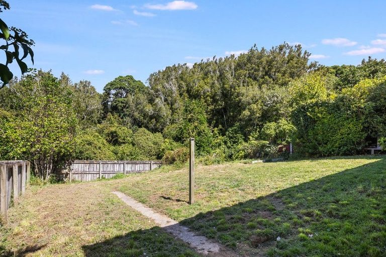 Photo of property in 75 Larsen Crescent, Tawa, Wellington, 5028