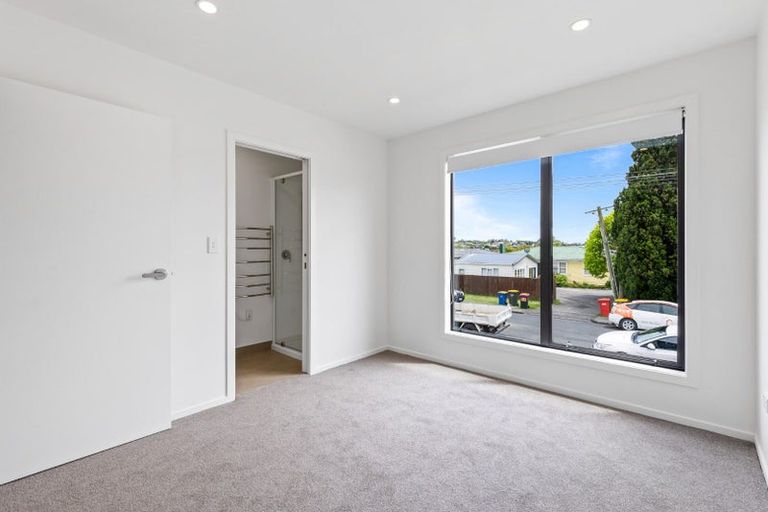 Photo of property in 3/12 Tawa Road, Te Atatu Peninsula, Auckland, 0610