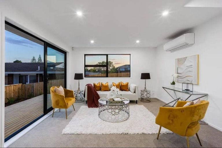 Photo of property in 5/71 West Coast Road, Glen Eden, Auckland, 0602