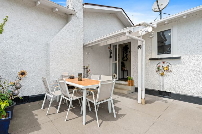 Photo of property in 15 Cambridge Terrace, Masterton, 5810