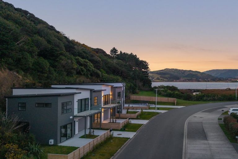 Photo of property in 8 Tradewinds Drive, Whitby, Porirua, 5024