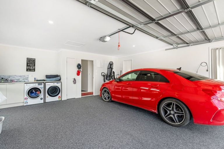 Photo of property in 4 Te Taniwha Road, One Tree Point, 0118
