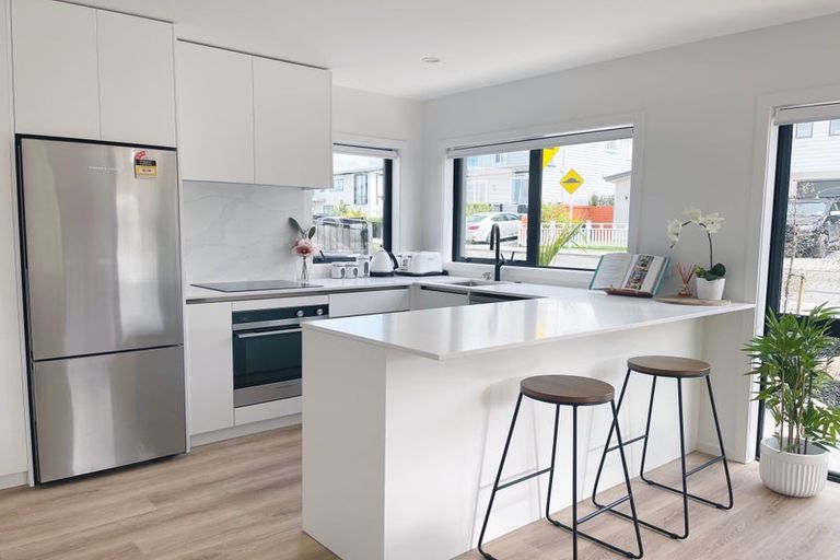 Photo of property in 32 Tai Crescent, Hobsonville, Auckland, 0616