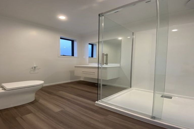 Photo of property in 18 Holystone Road, Whitby, Porirua, 5024