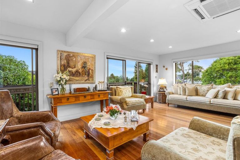 Photo of property in 14 Portsea Place, Chatswood, Auckland, 0626
