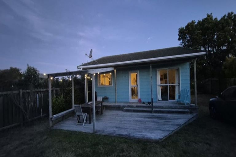 Photo of property in 15 Sarah Street, Waikawa Beach, Manakau, 5573