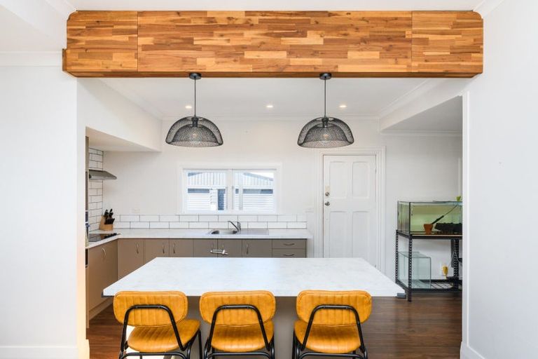 Photo of property in 84 Featherston Street, Takaro, Palmerston North, 4412