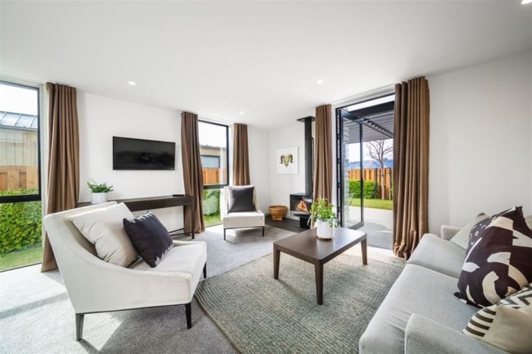 Photo of property in 52 Mount Linton Avenue, Wanaka, 9305