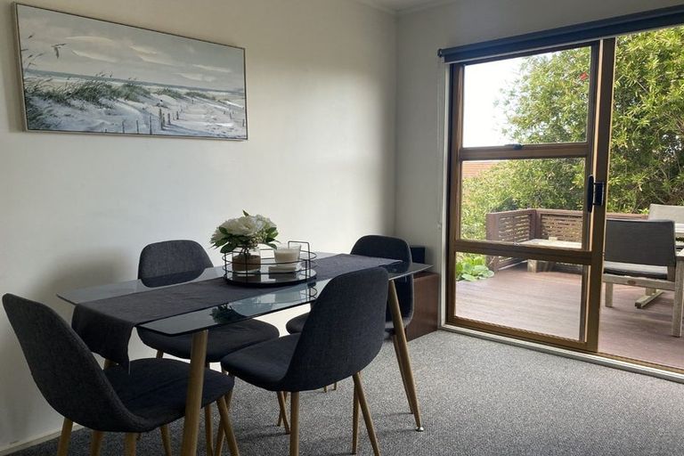 Photo of property in 31 Jellicoe Road, Murrays Bay, Auckland, 0630