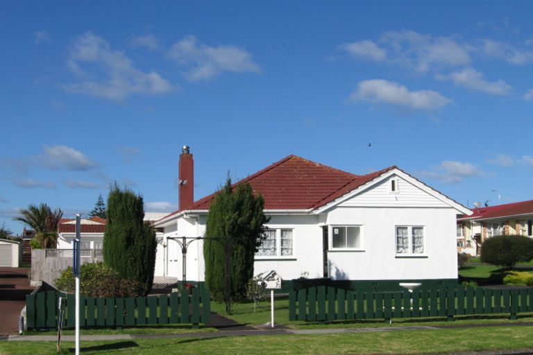 Photo of property in 2/71 Coronation Road, Papatoetoe, Auckland, 2025