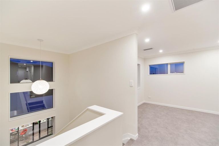 Photo of property in 175 Godfrey Drive, Orewa, 0931