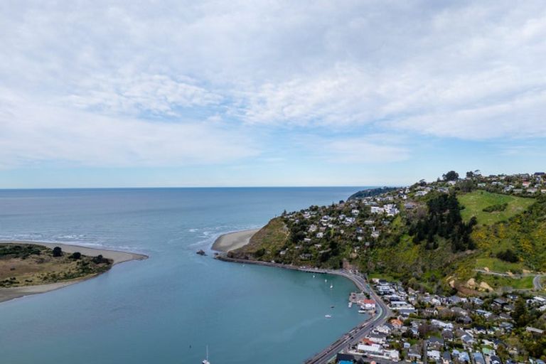 Photo of property in 29 Moncks Spur Road, Redcliffs, Christchurch, 8081