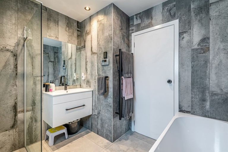 Photo of property in 19 Castleton Street, Birkdale, Auckland, 0626