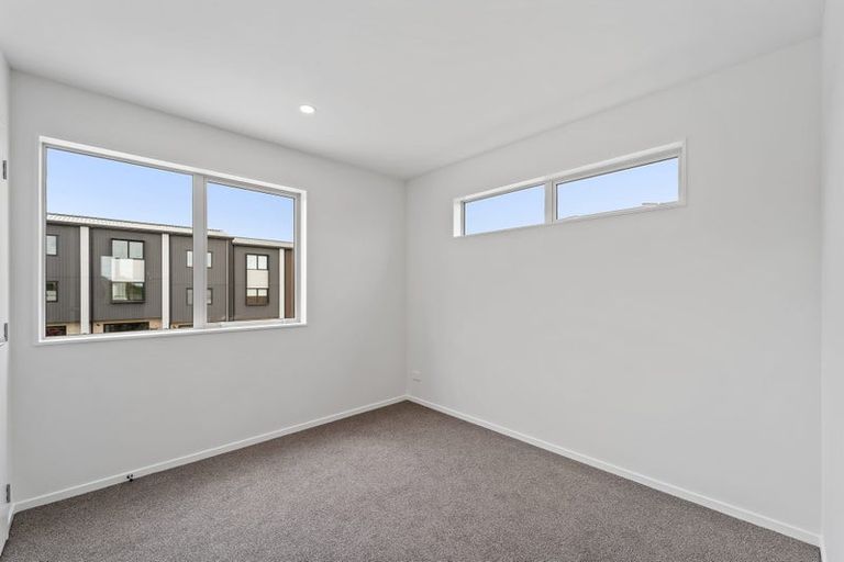 Photo of property in 1/474 West Coast Road, Glen Eden, Auckland, 0602