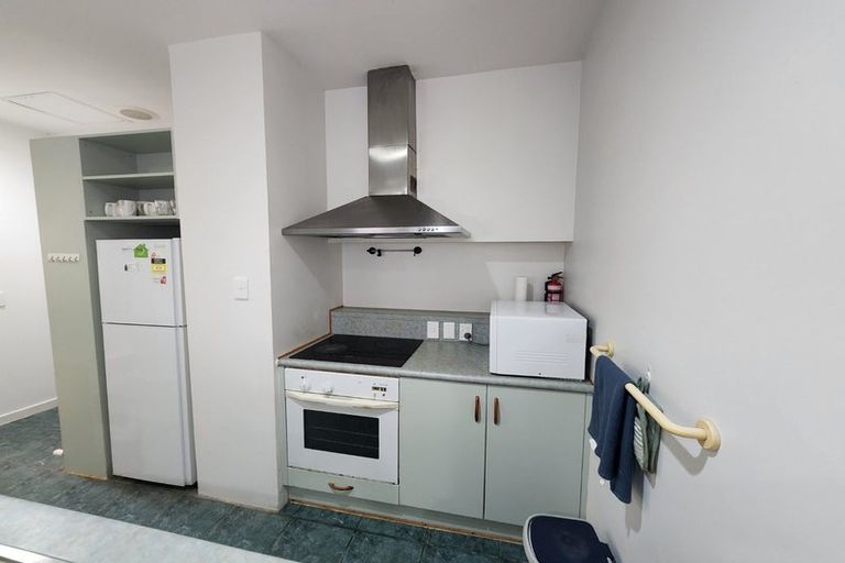 Photo of property in Terrace Tower Apartments, 6b/126 The Terrace, Wellington Central, Wellington, 6011