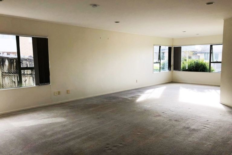 Photo of property in 2/14 Kells Place, Botany Downs, Auckland, 2010