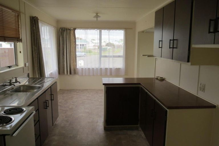 Photo of property in 24 Trimble Place, Bell Block, New Plymouth, 4312