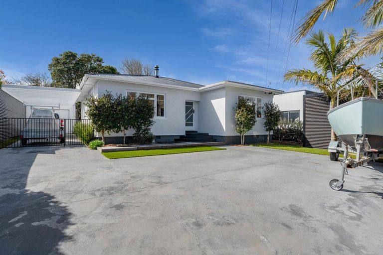 Photo of property in 113 Govett Avenue, Frankleigh Park, New Plymouth, 4310