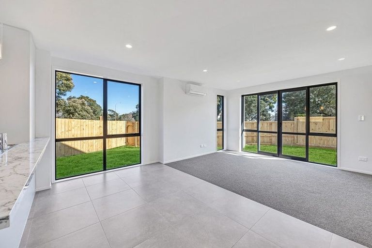 Photo of property in 11a Kelburn Lane, Mangere, Auckland, 2022