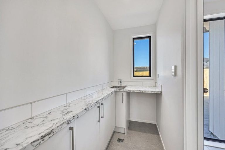 Photo of property in 11a Kelburn Lane, Mangere, Auckland, 2022