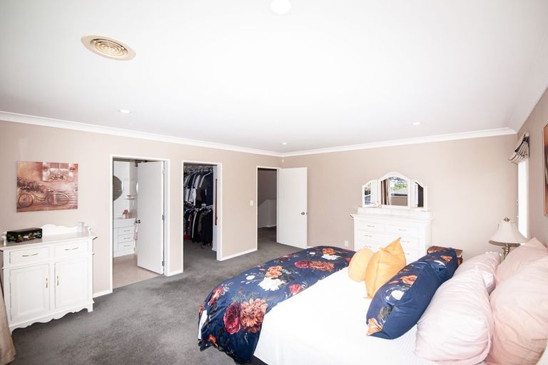 Photo of property in 7 Moston Grove, Churton Park, Wellington, 6037