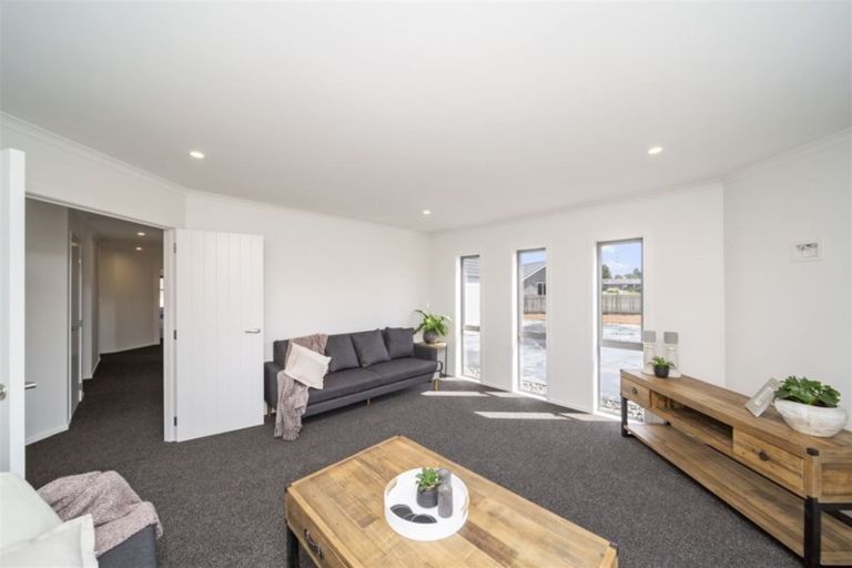 Photo of property in 7 Mercade Close, Stratford, 4332