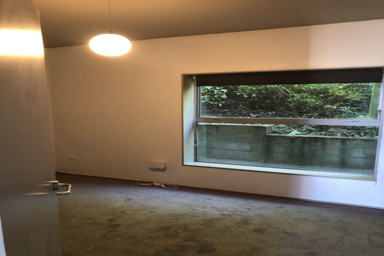Photo of property in 16/2 Onslow Road, Khandallah, Wellington, 6035