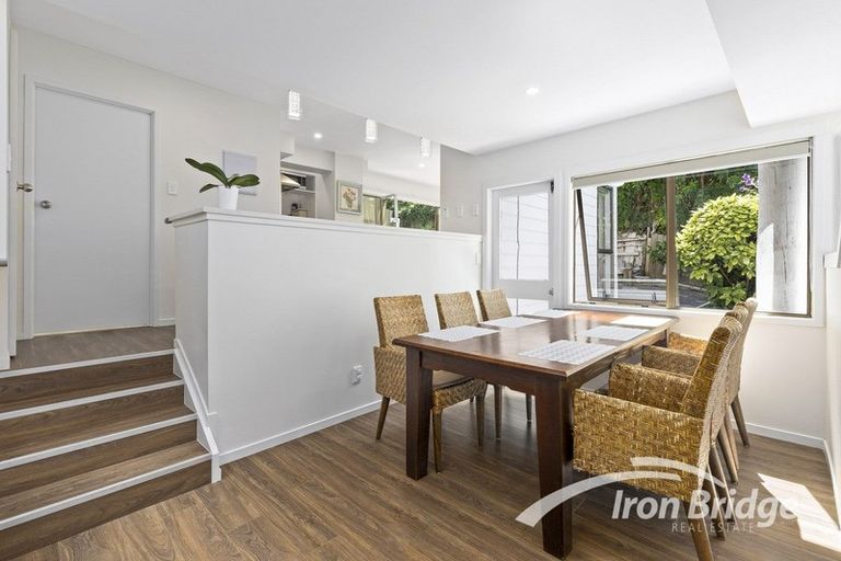 Photo of property in 2/51 Seaton Road, Murrays Bay, Auckland, 0630