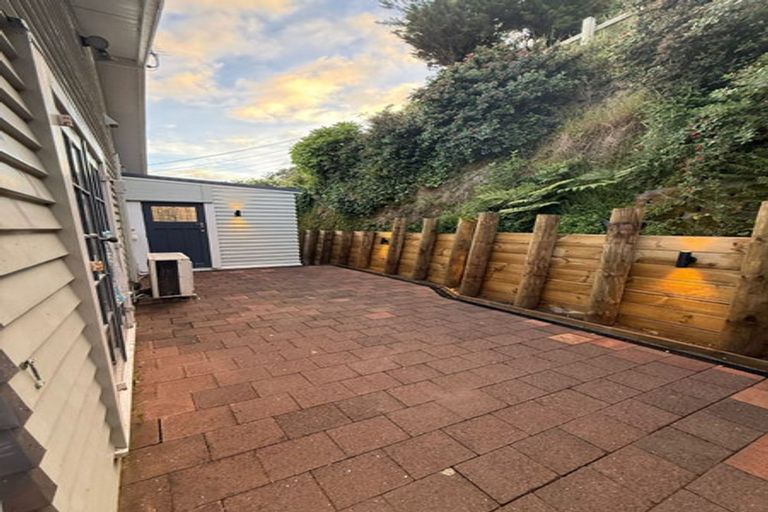 Photo of property in 14 Sugarloaf Road, Brooklyn, Wellington, 6021