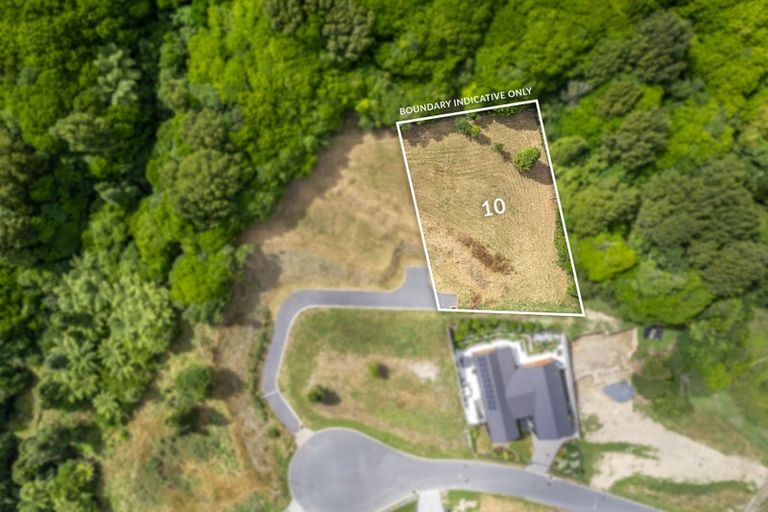 Photo of property in 10 Whio Place, Waikanae, 5036