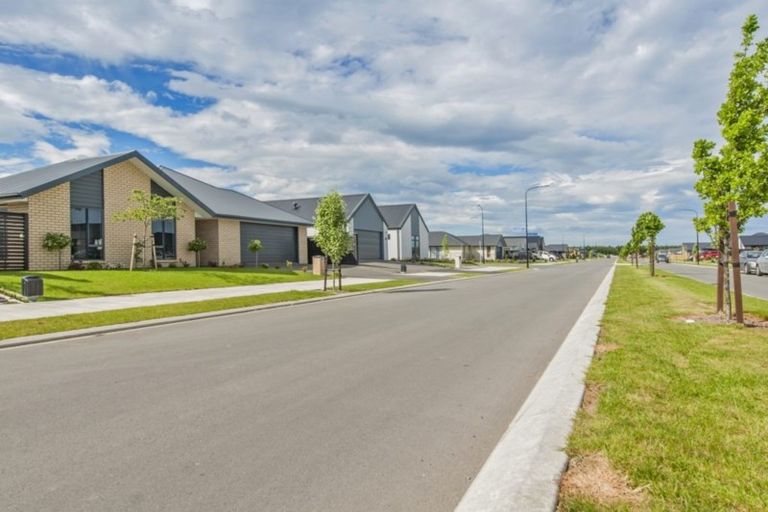 Photo of property in 7 Northmoor Boulevard, Rolleston, 7615