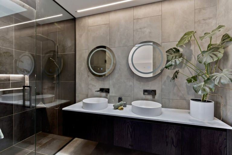 Photo of property in 24 Double Cone Road, Jacks Point, Queenstown, 9371