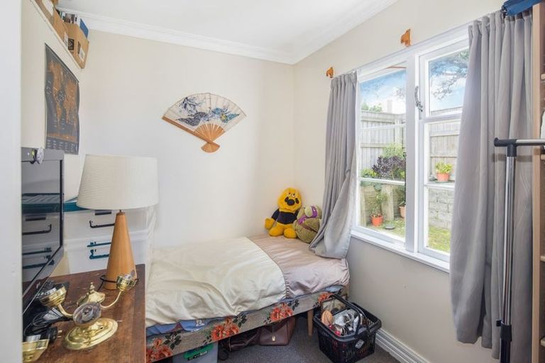 Photo of property in 57 Maupuia Road, Maupuia, Wellington, 6022
