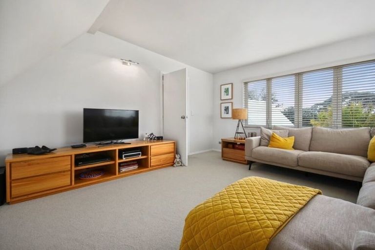 Photo of property in 68 Norwood Road, Bayswater, Auckland, 0622