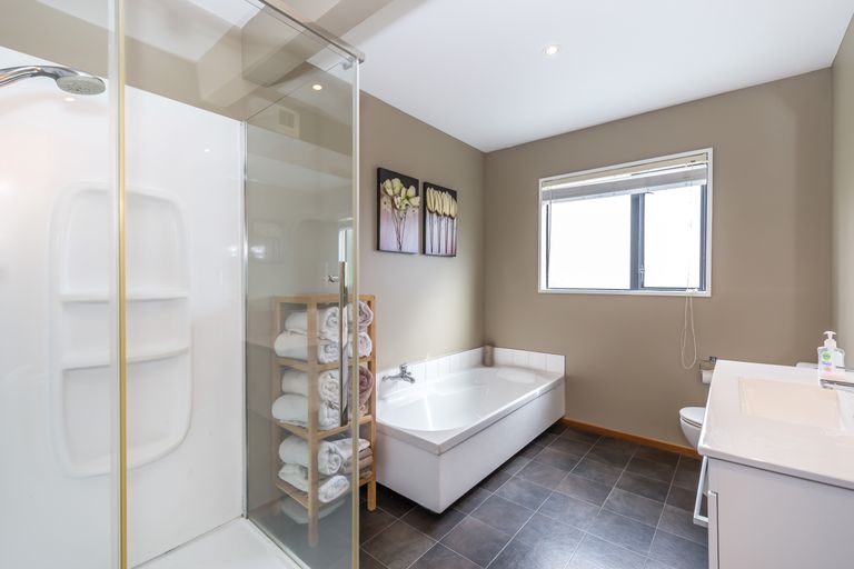 Photo of property in 8 Herbs Place, Cashmere, Christchurch, 8022