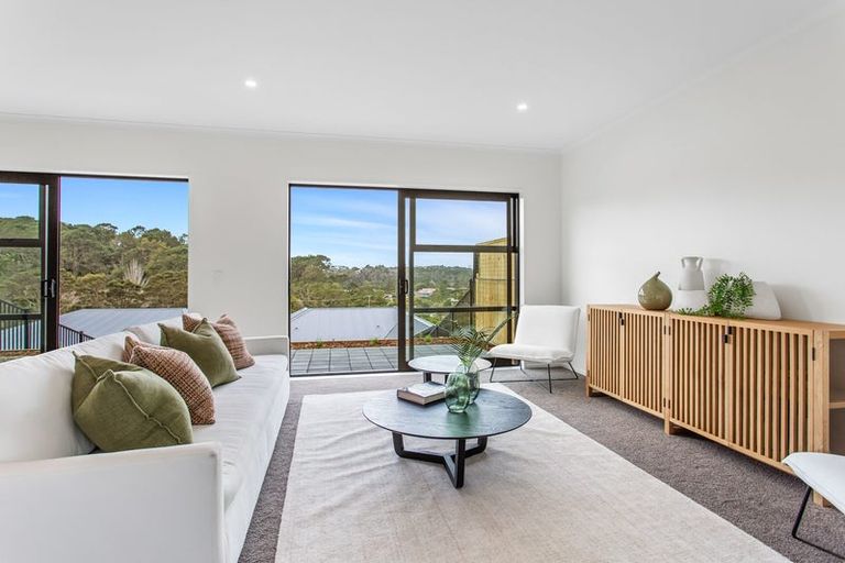 Photo of property in 25 William Calvert Drive, Swanson, Auckland, 0614
