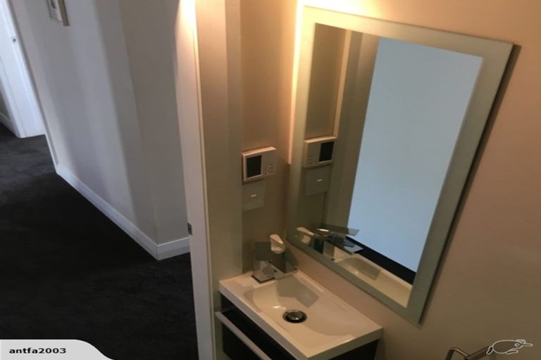 Photo of property in 75 Creswick Terrace, Northland, Wellington, 6012