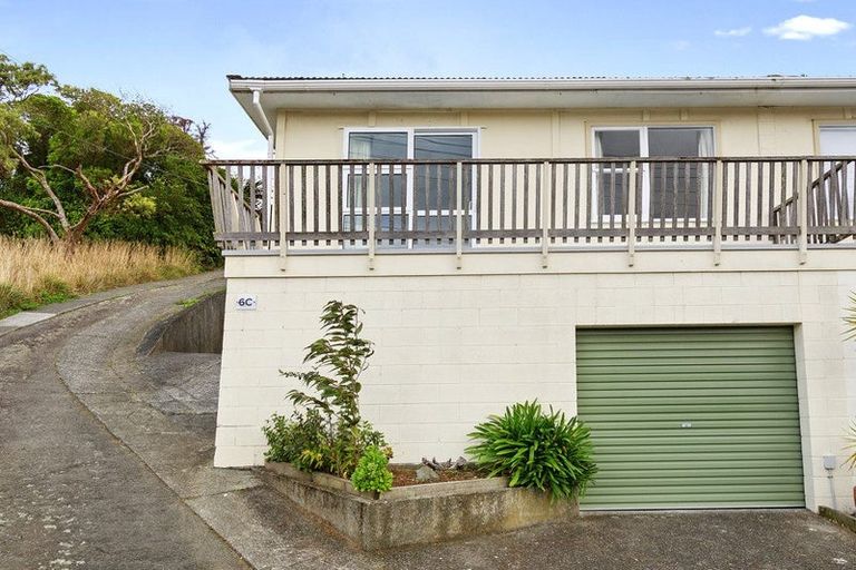 Photo of property in 6c Rewa Terrace, Tawa, Wellington, 5028