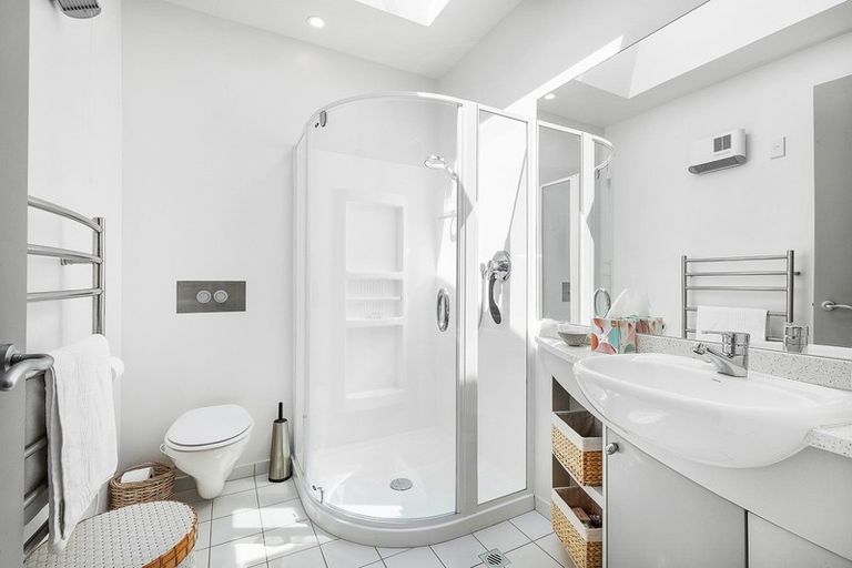 Photo of property in 363u2 Karaka Bay Road, Karaka Bays, Wellington, 6022