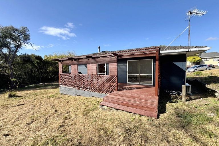 Photo of property in 38 Chislehurst Street, Henderson, Auckland, 0612