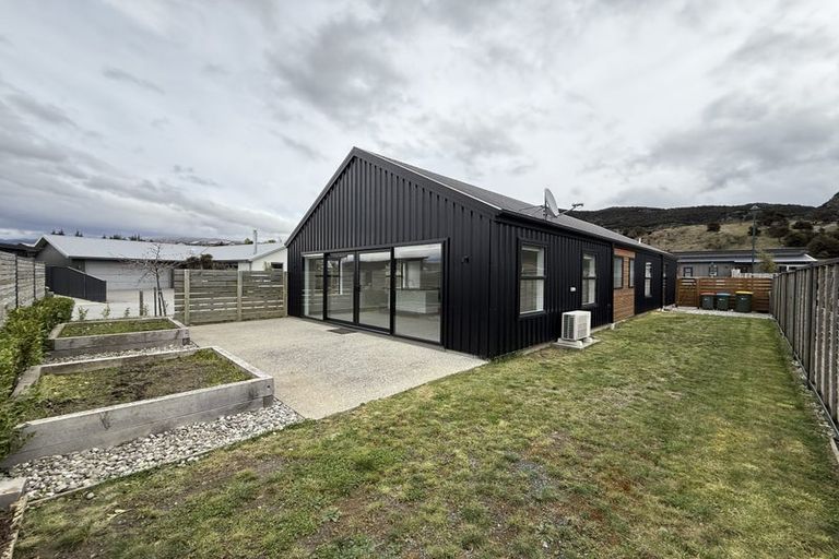 Photo of property in 46 Marbleleaf Lane, Albert Town, Wanaka, 9305