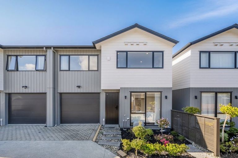 Photo of property in 25c Oteha Valley Road, Northcross, Auckland, 0632