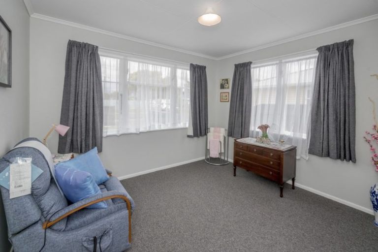 Photo of property in 55 Tiro Tiro Road, Levin, 5510