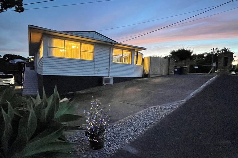 Photo of property in 57 Fairmount Road, Titirangi, Auckland, 0604