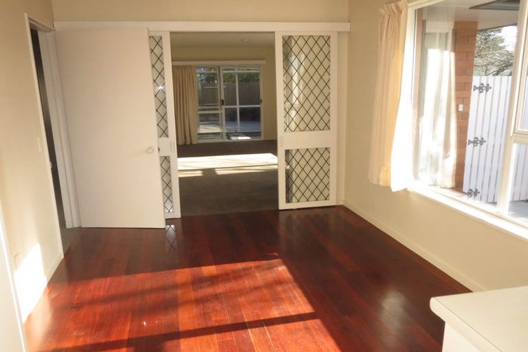 Photo of property in 4 Solway Avenue, Ilam, Christchurch, 8041
